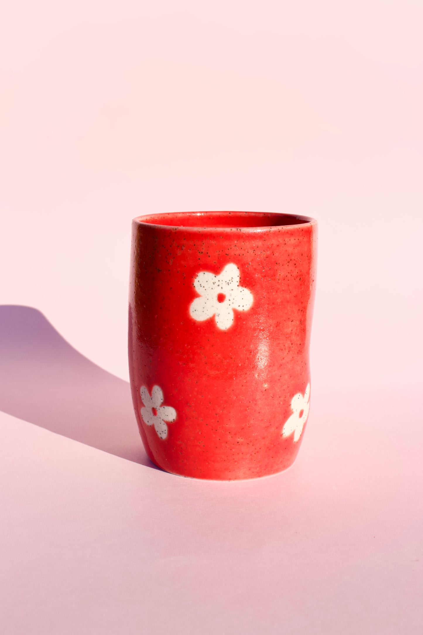 Speckled Red Daisy Thumb Cup 2