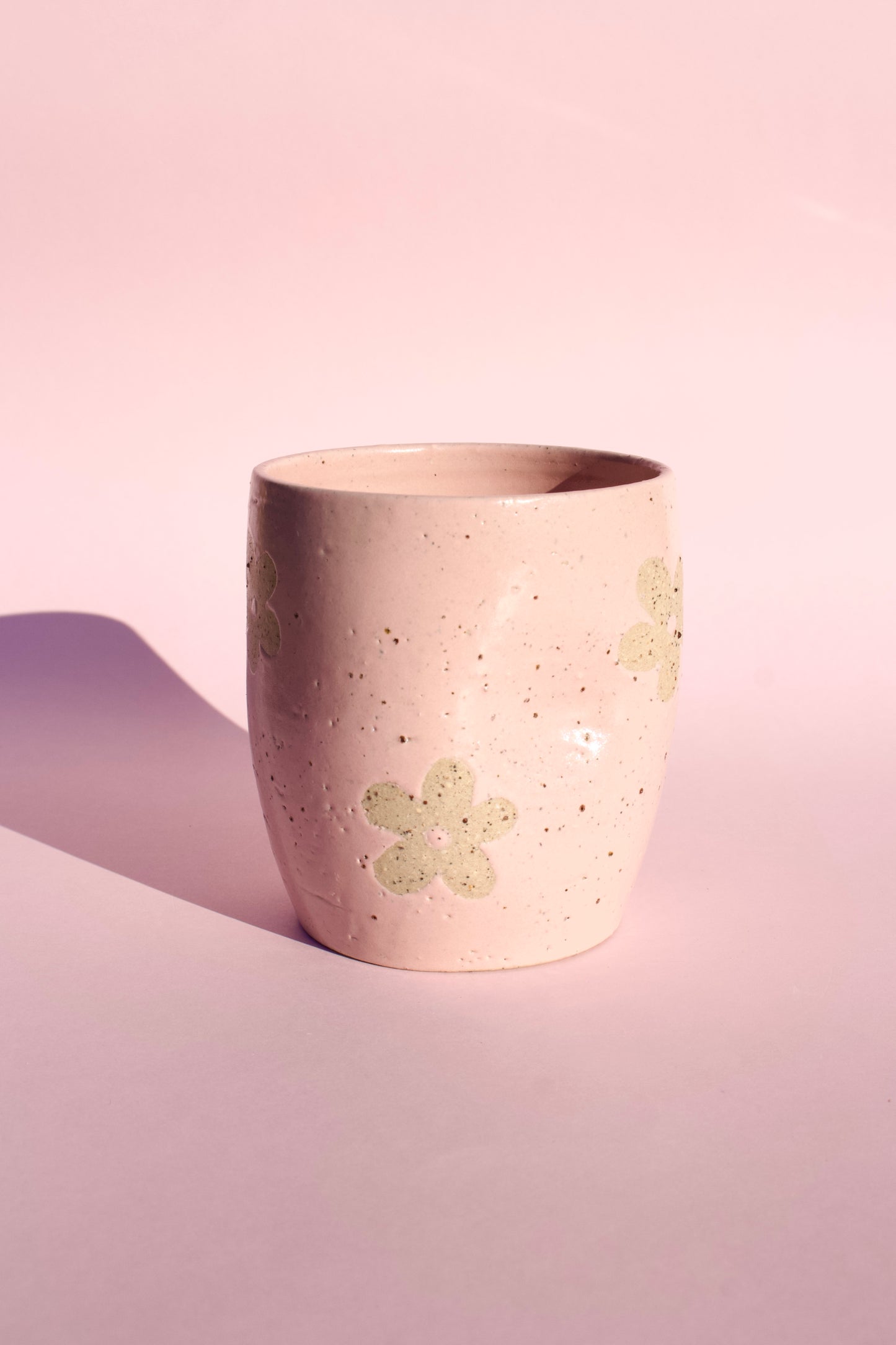 Matte Pink Daisy Thumb Cup