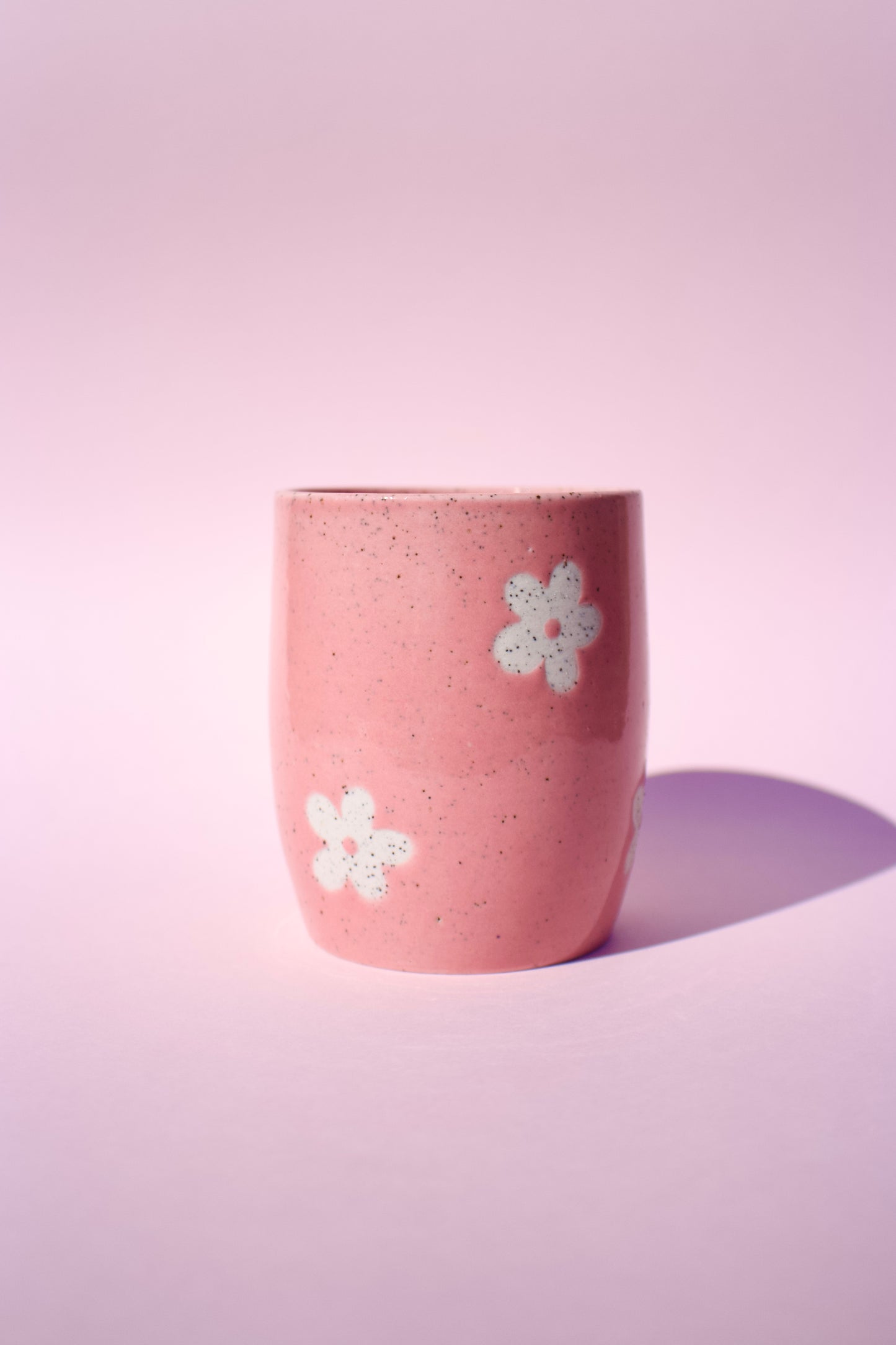 Speckled Pink Daisy Thumb Cup