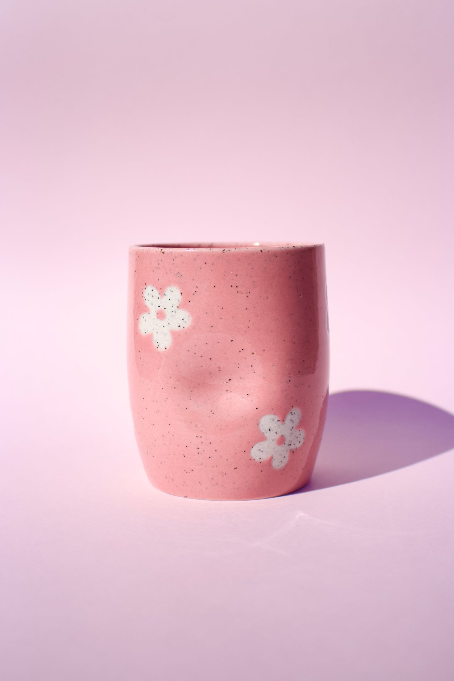 Speckled Pink Daisy Thumb Cup