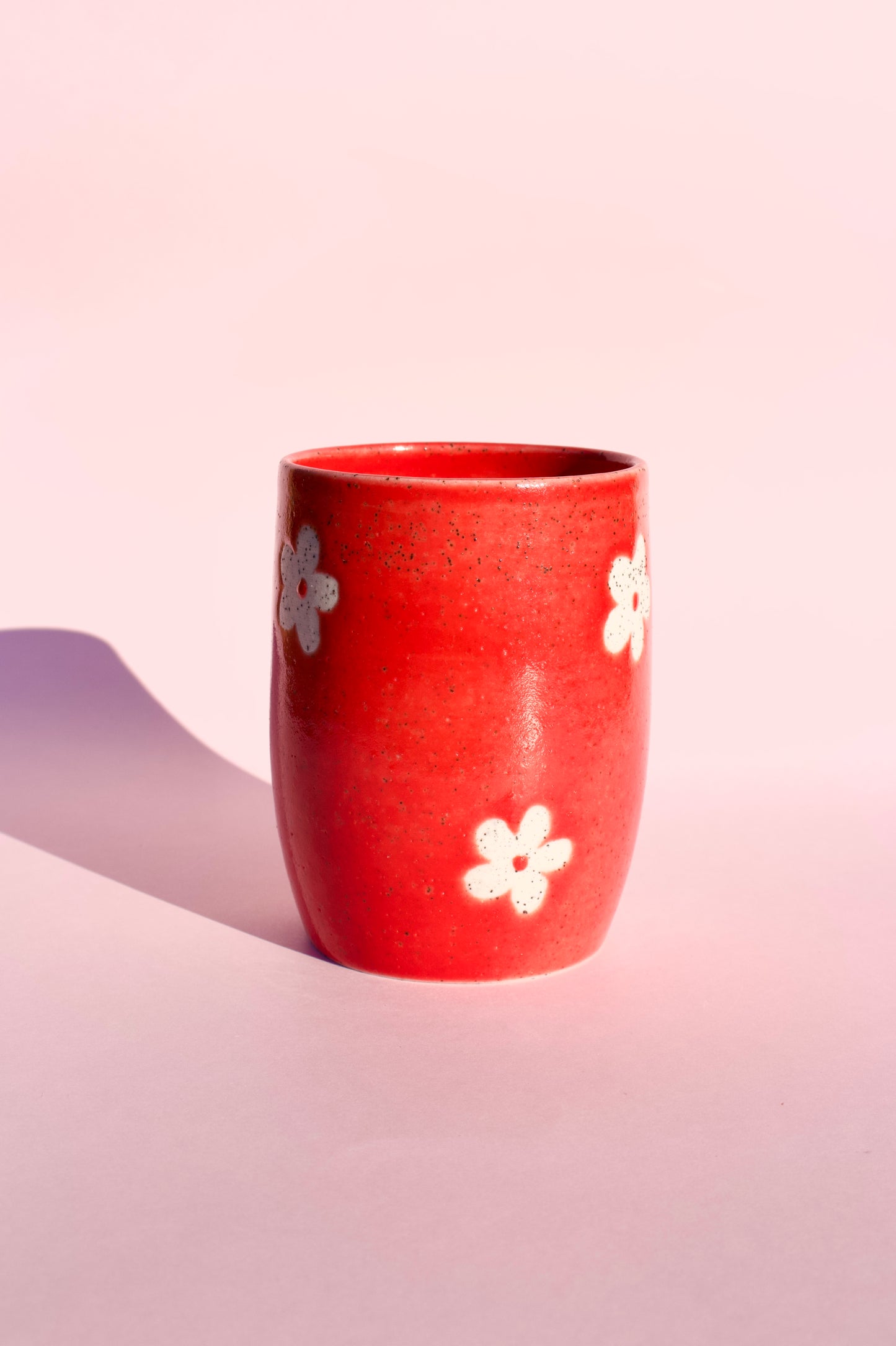 Speckled Red Daisy Thumb Cup 2