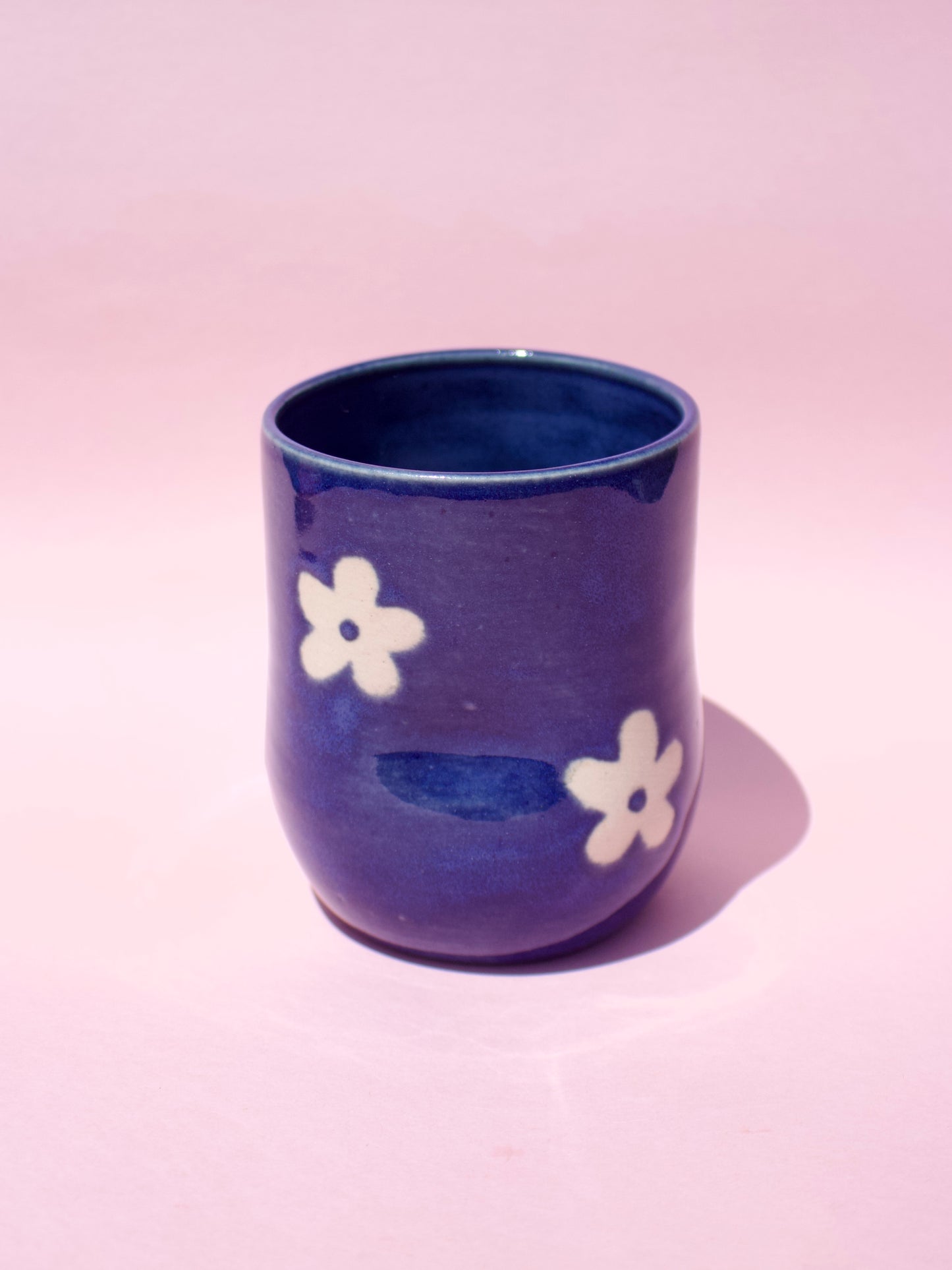 Blue Daisy Thumb Cup