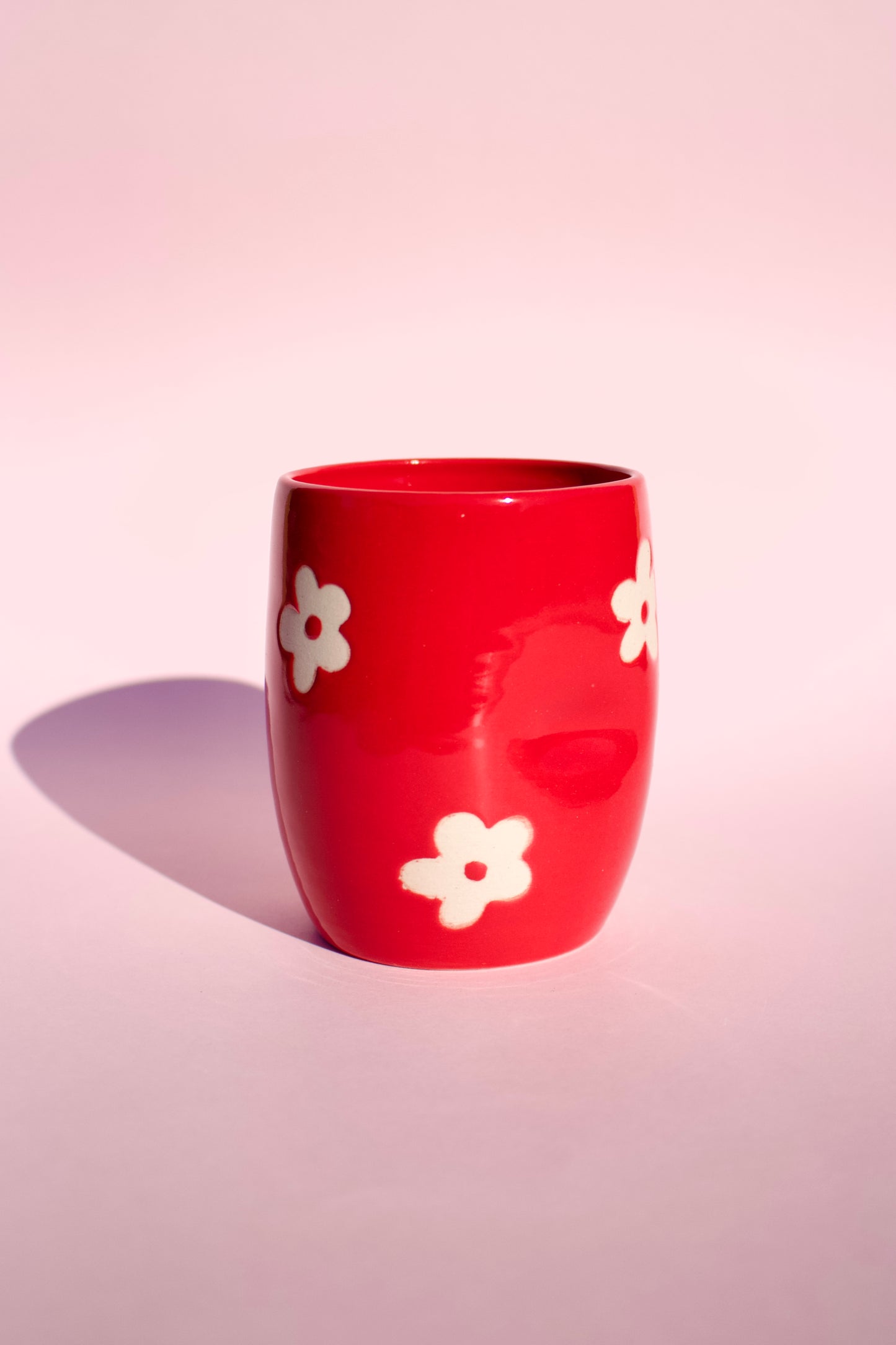 Red Daisy Thumb Cup 2