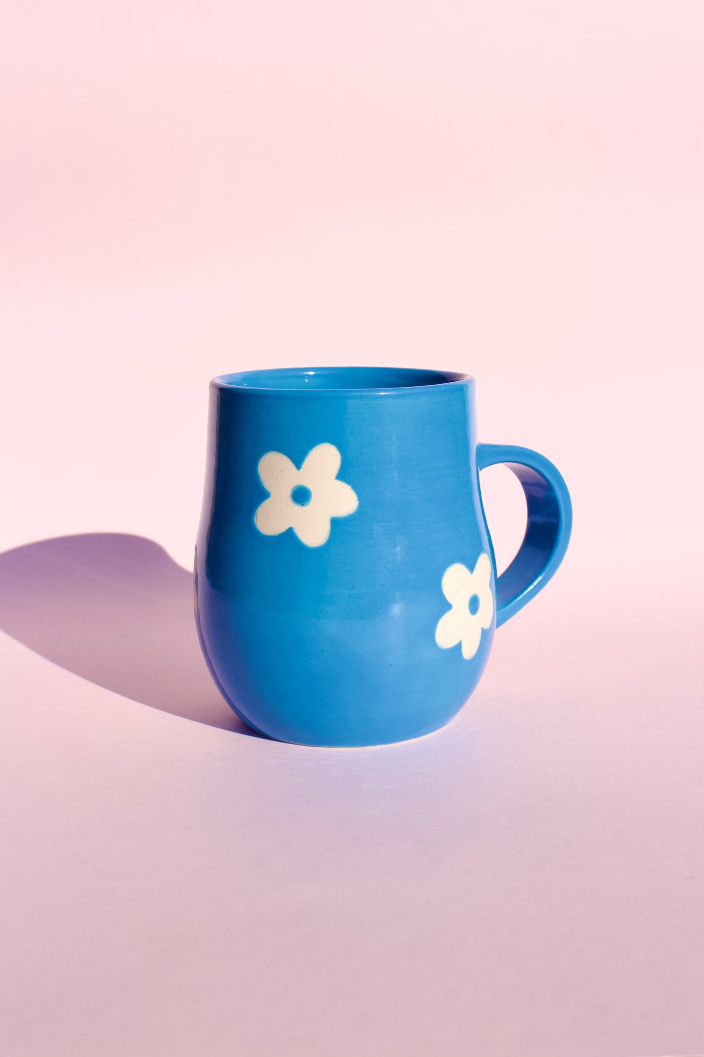Electric Blue Daisy Mug