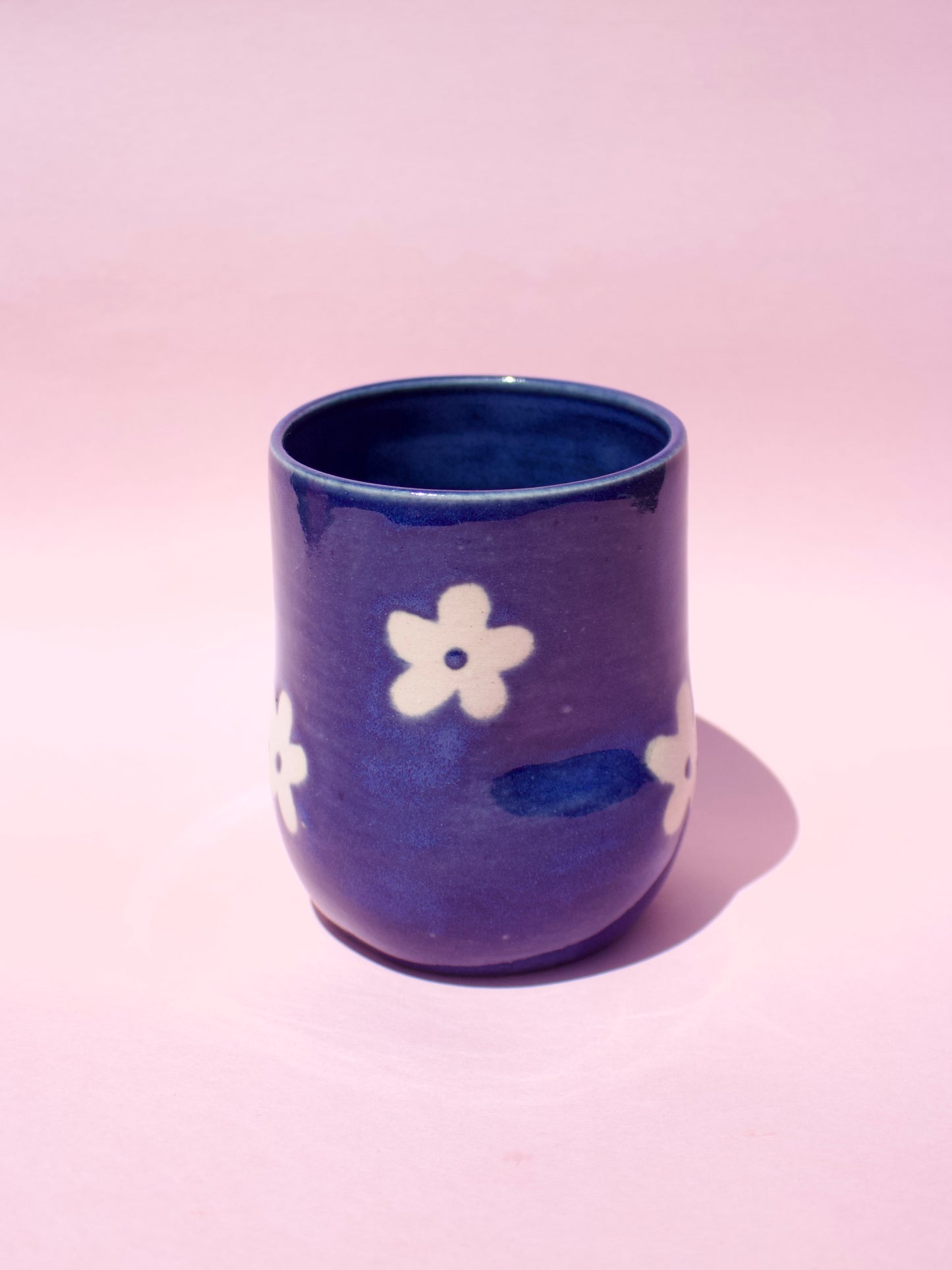 Blue Daisy Thumb Cup