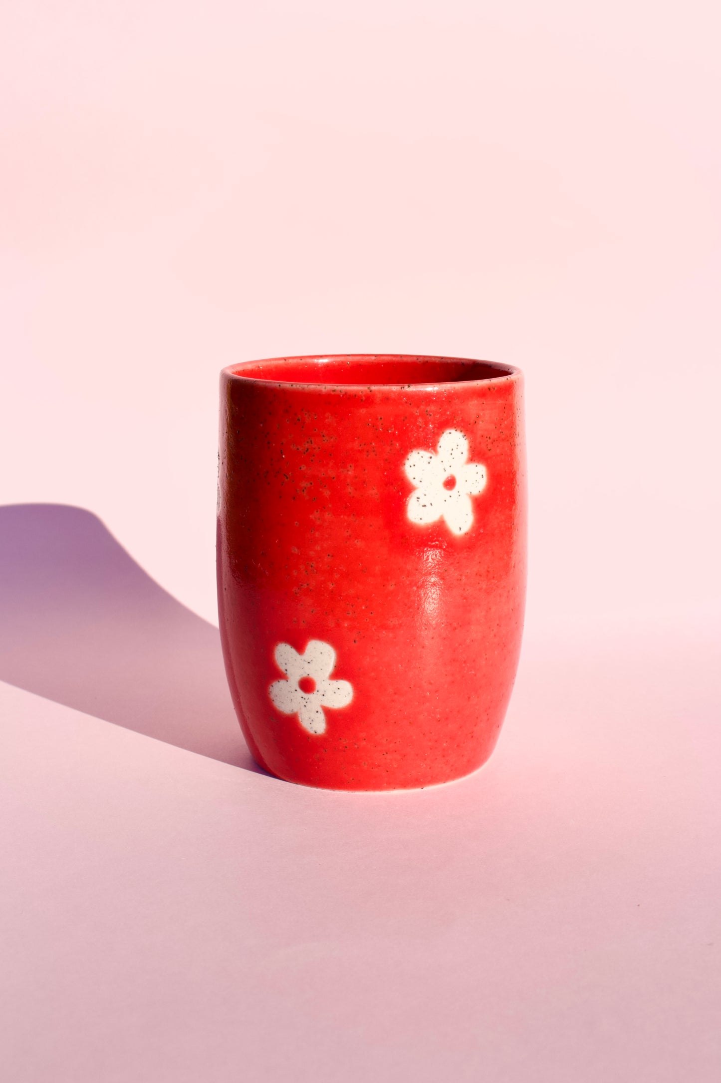 Speckled Red Daisy Thumb Cup 2