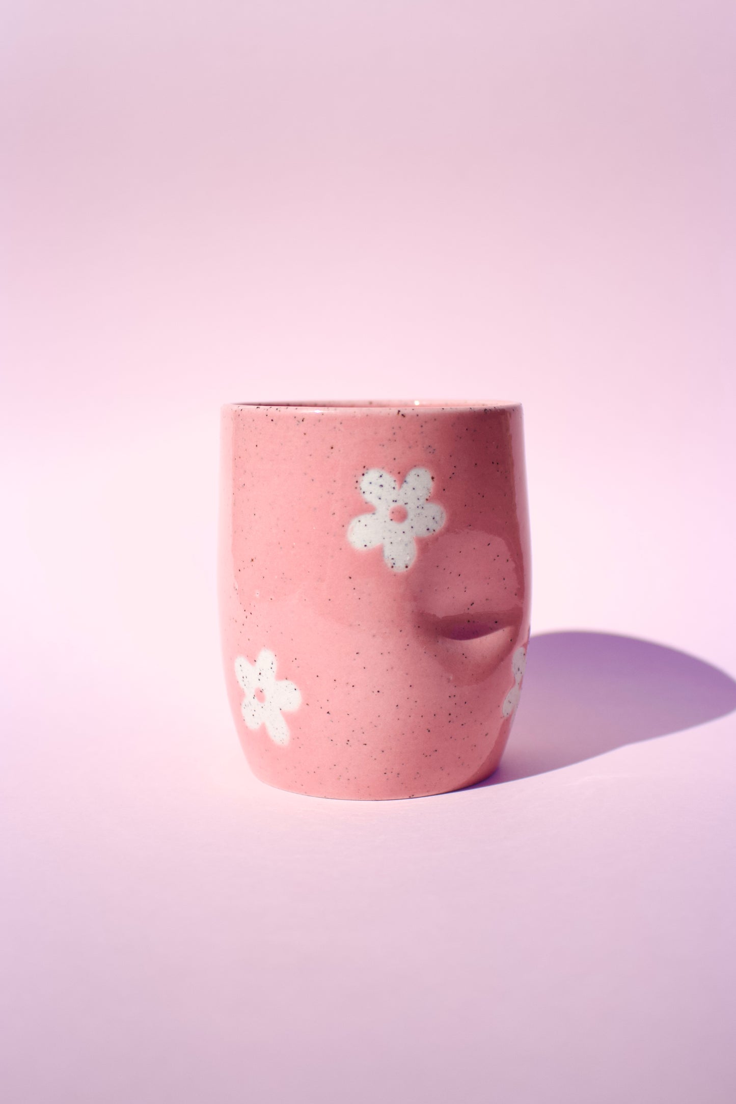 Speckled Pink Daisy Thumb Cup
