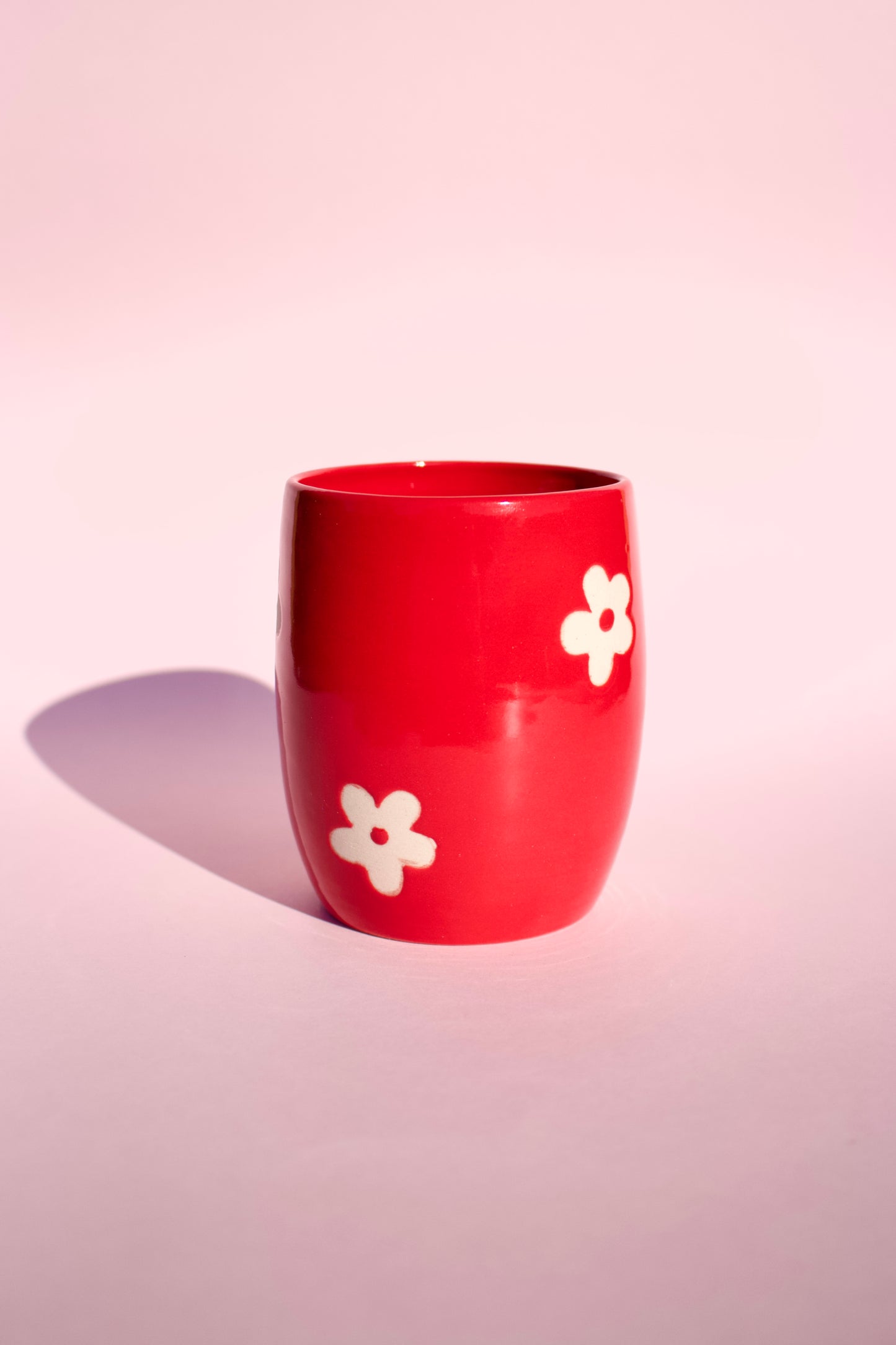 Red Daisy Thumb Cup 2