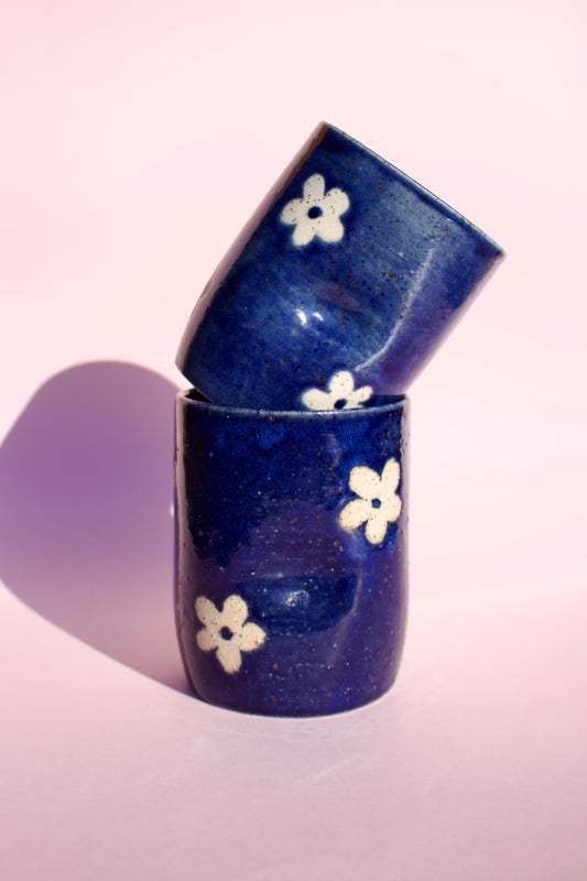 Blue Daisy Thumb Cup