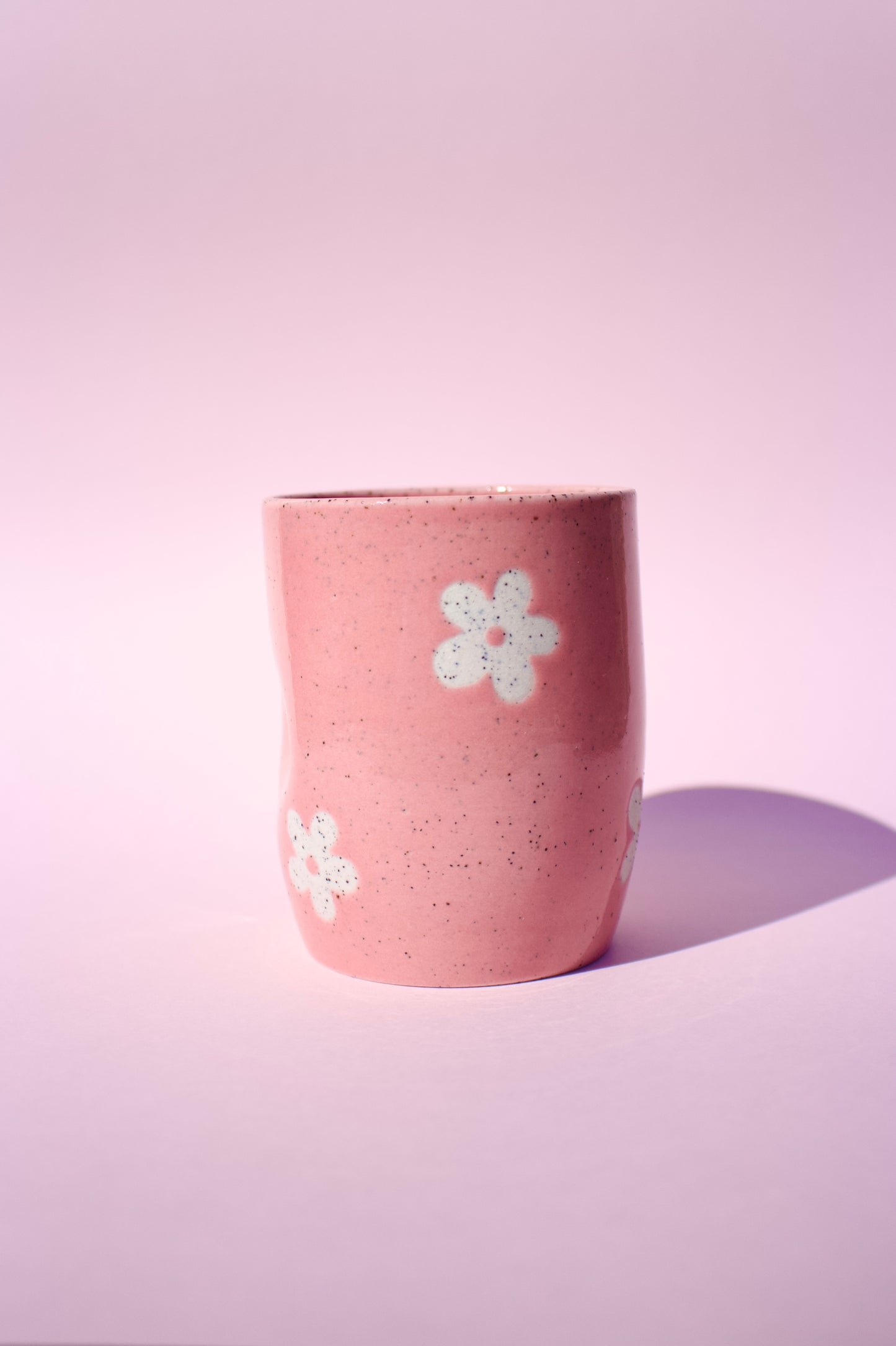 Speckled Pink Daisy Thumb Cup