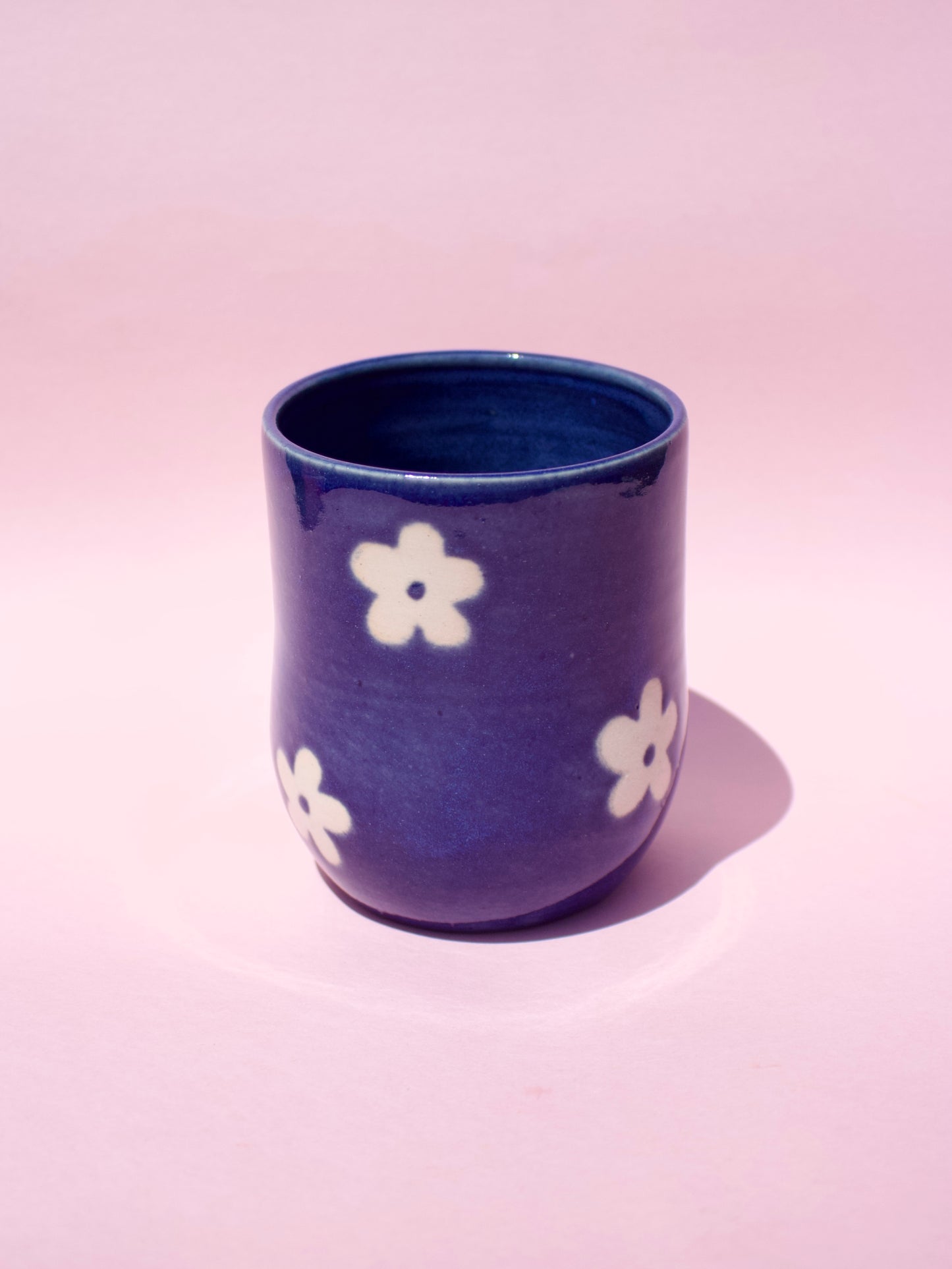 Blue Daisy Thumb Cup