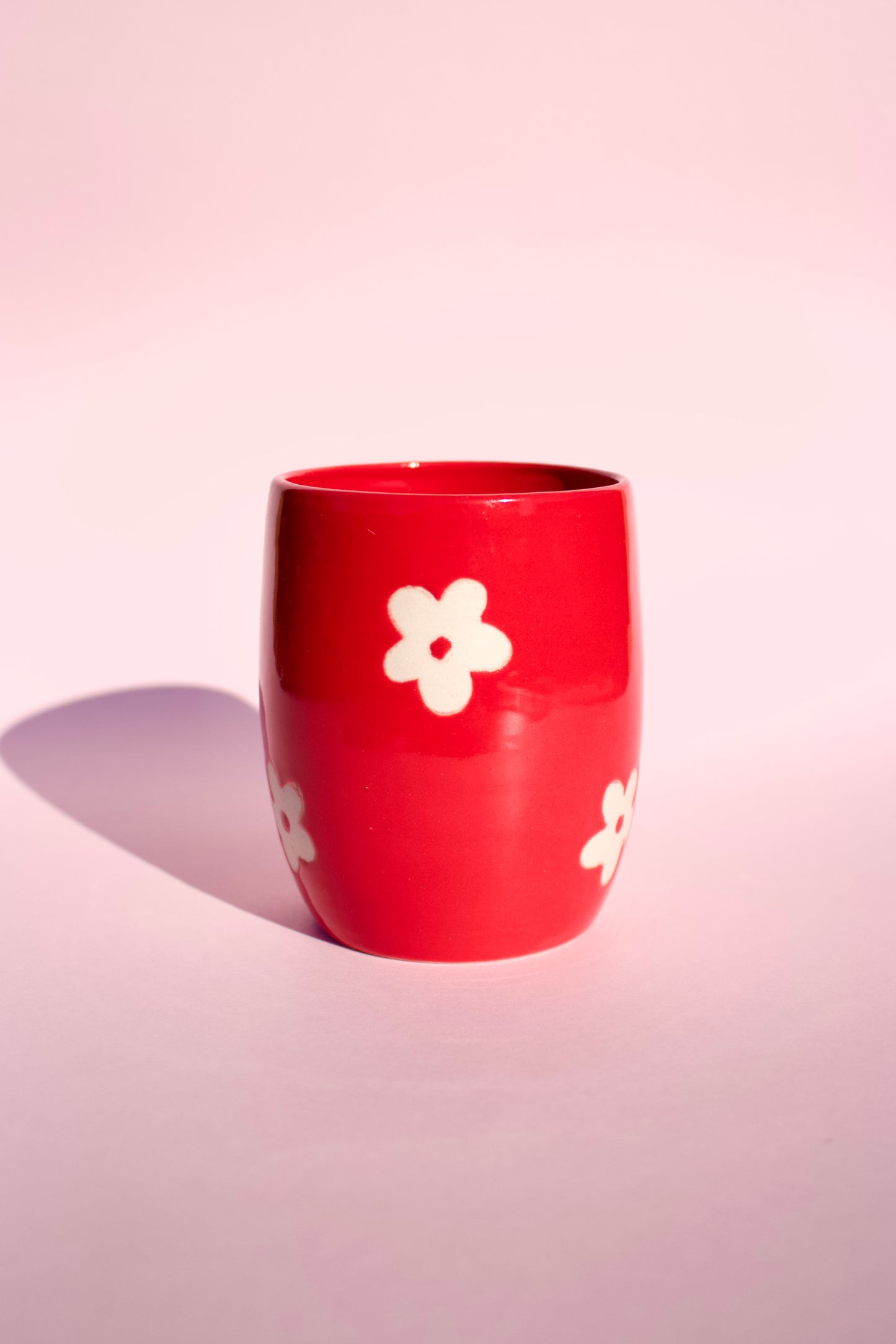 Red Daisy Thumb Cup 2